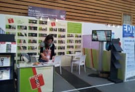 POLISH STAND AT SUNNY SIDE OF THE DOC